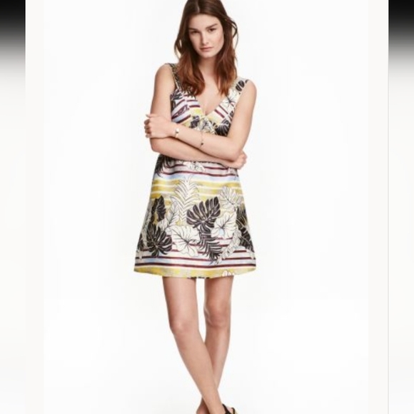 H&M Print dress - Picture 2 of 9